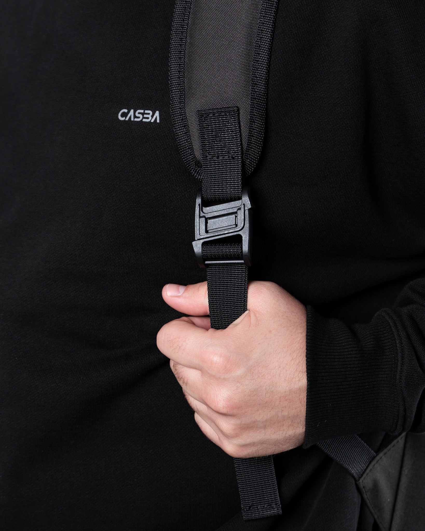 Magnetic Roll-Top Backpack – Spacious, Secure, and Water-Repellent.
Zaino Roll-Top Magnetico – Spazioso, Sicuro e Idrorepellente.