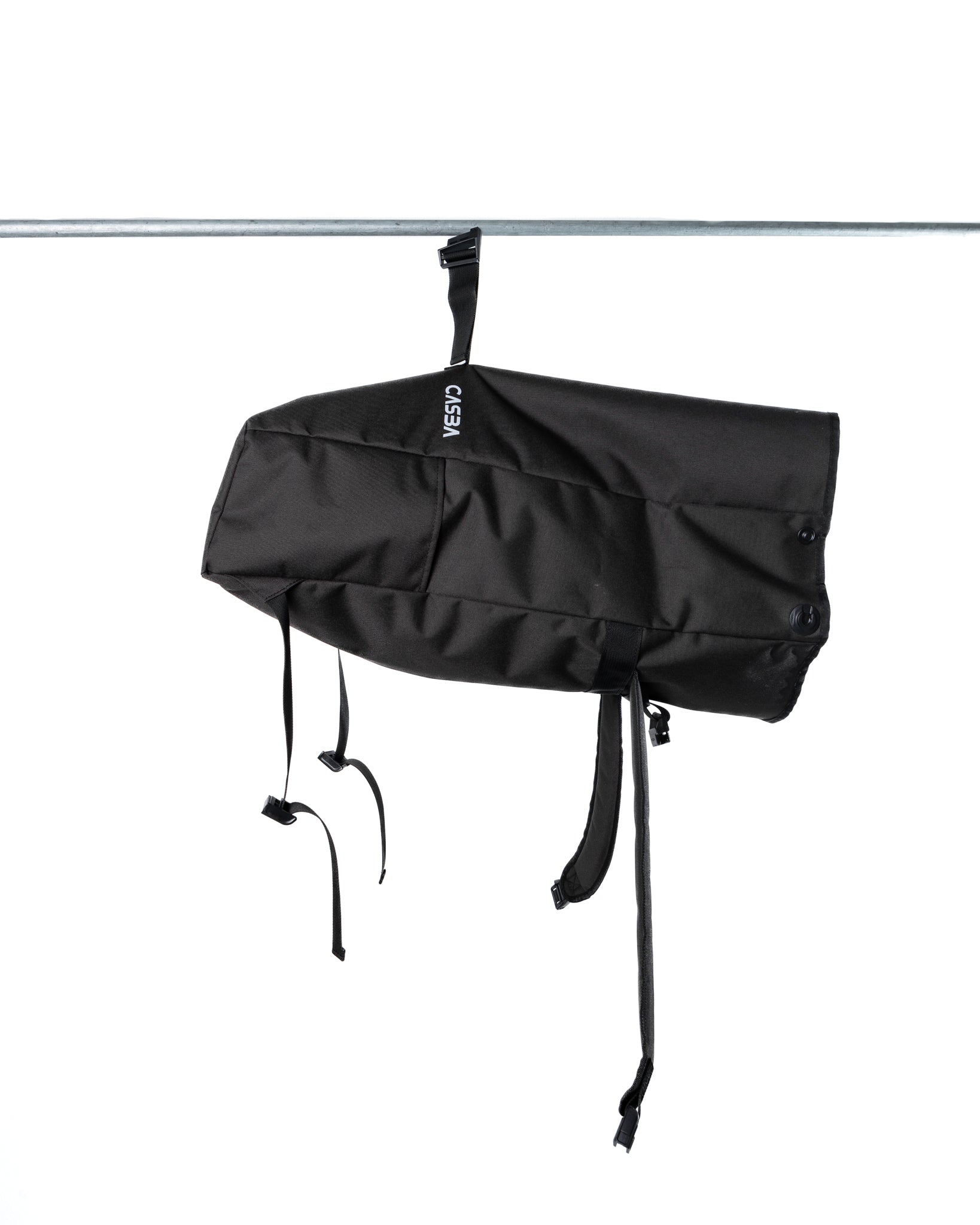 Magnetic Roll-Top Backpack – Spacious, Secure, and Water-Repellent.
Zaino Roll-Top Magnetico – Spazioso, Sicuro e Idrorepellente.