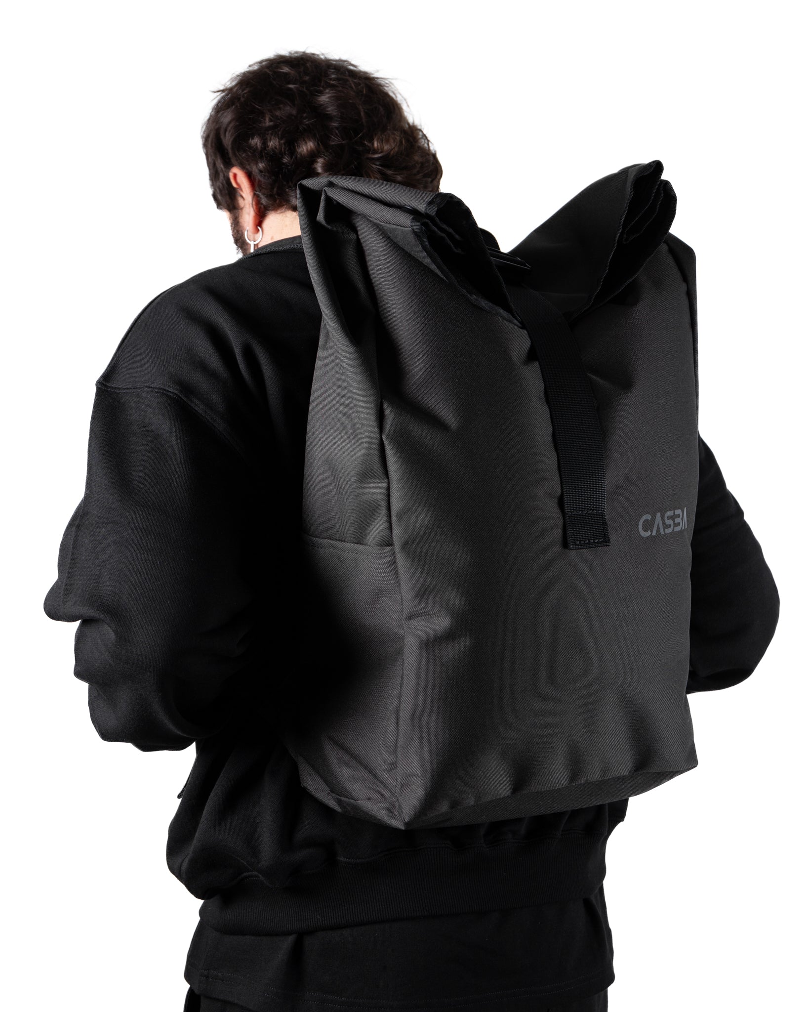 Magnetic Roll-Top Backpack – Spacious, Secure, and Water-Repellent.
Zaino Roll-Top Magnetico – Spazioso, Sicuro e Idrorepellente.