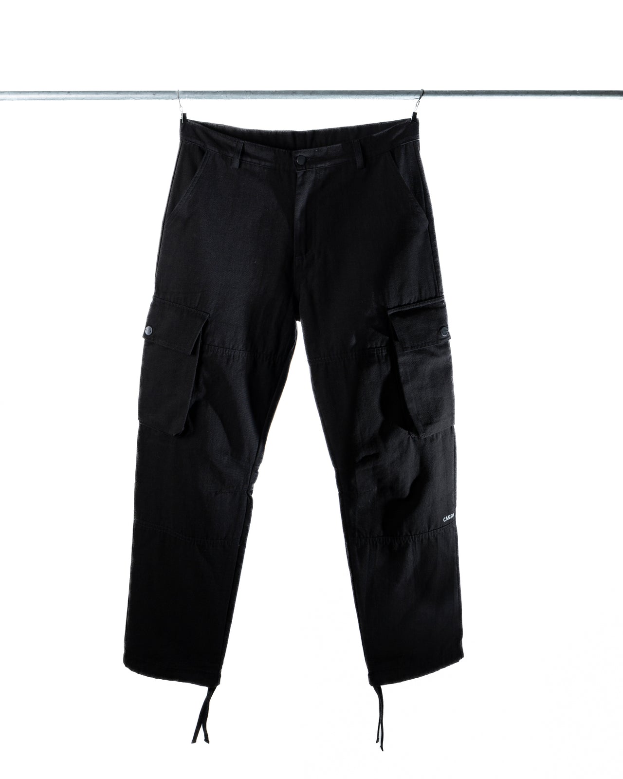 Magnetic Cargo Pants – Comfort, Sustainability, and Security.
Pantalone Cargo Magnetico – Comfort, Sostenibilità e Sicurezza.
