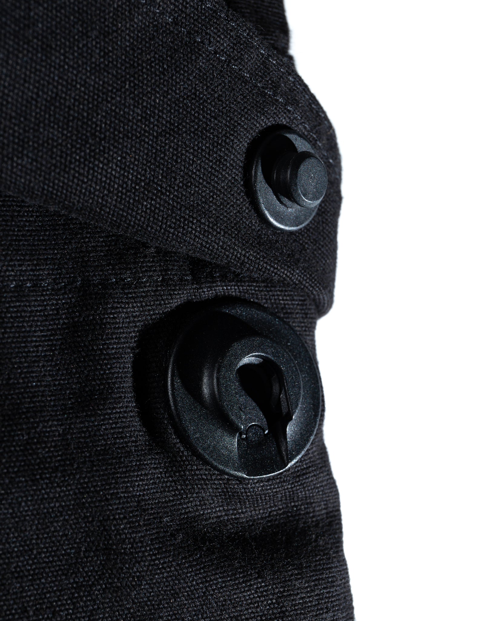 Magnetic Cargo Pants – Comfort, Sustainability, and Security.
Pantalone Cargo Magnetico – Comfort, Sostenibilità e Sicurezza.