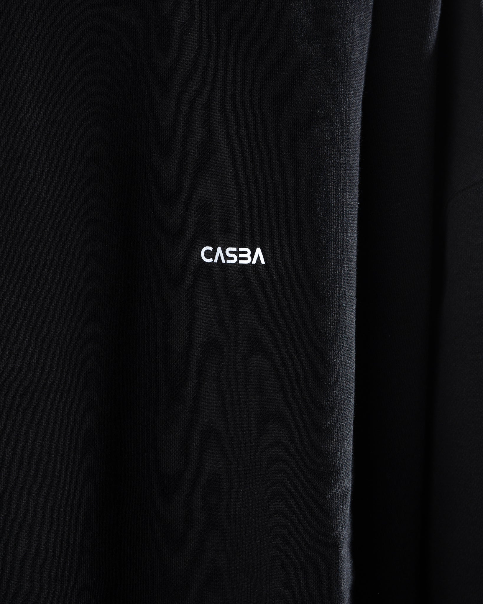 Organic Cotton Crewneck Sweatshirt – Comfort, Sustainability, and Essential Design.
Felpa Girocollo in Cotone Biologico – Comfort, Sostenibilità e Design Essenziale.