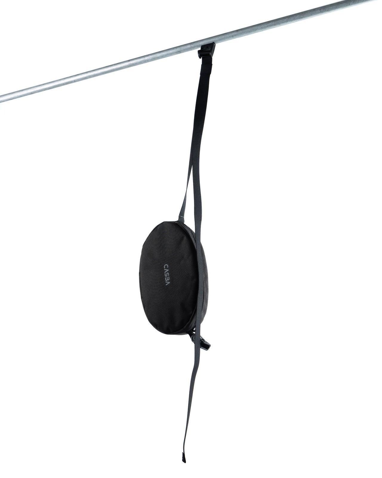 Magnetic Shoulder Pouch – Lightweight, Durable, and Water-Repellent.
Marsupio a Tracolla Magnetica – Leggero, Resistente e Idrorepellente.