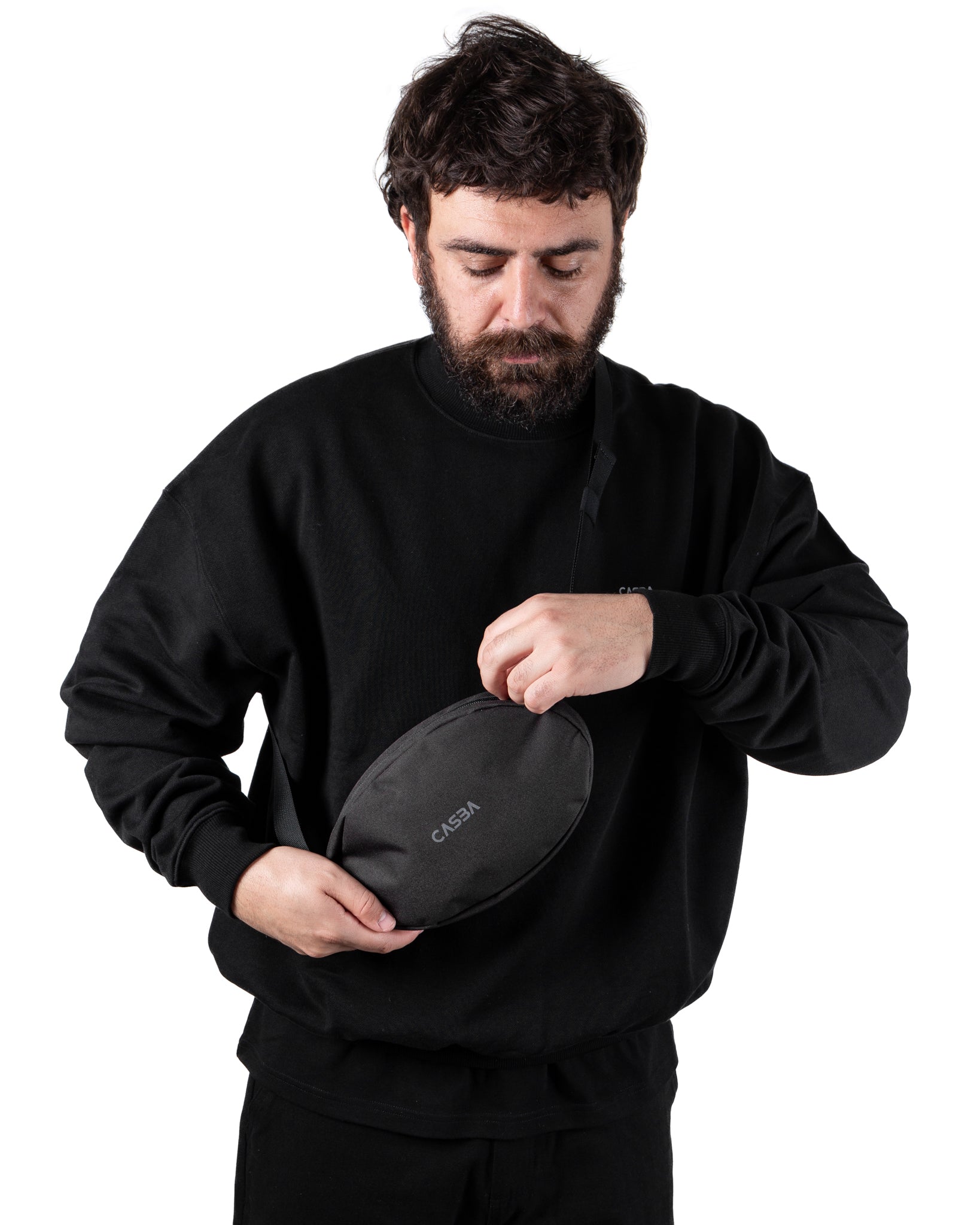 Magnetic Shoulder Pouch – Lightweight, Durable, and Water-Repellent.
Marsupio a Tracolla Magnetica – Leggero, Resistente e Idrorepellente.